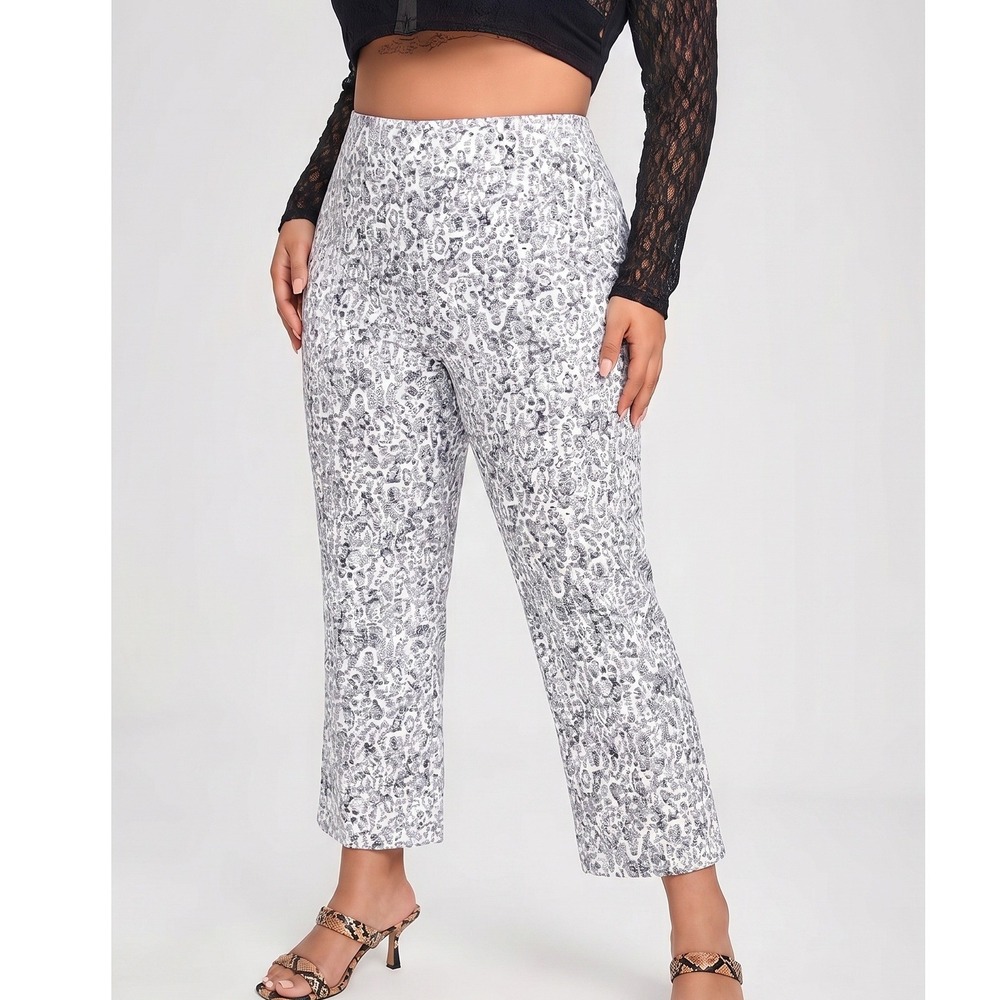 Chico's Mobwife Neutral NWT size 4 Cheetah Print Crop Pants XXL White Gray